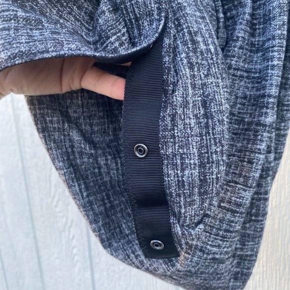 Lululemon Vinyasa Scarf Black White OS - Picture 3 of 6